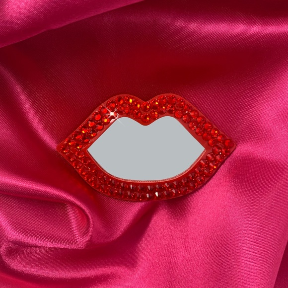 Red Rhinestone DSL Mini Lips Shaped Compact Mirror - Picture 1 of 4